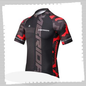 Maillot de cyclisme Pro Team MERIDA Hommes Été à séchage rapide Uniforme de sport Chemises de vélo de montagne Route Vélo Tops Vêtements de course Vêtements de sport en plein air Y21041239