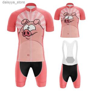 Cycling Jersey Sets Cartoon Pink Pig Cycling Jersey Set 2022 Zomerse fiets fietsen Kleding MTB BIKE DERKEN UNIFORM MEN MENSEN MAILLOT ROPA CICLISMOL231223