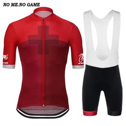 Ensembles de maillots de cyclisme Suisse Ensemble de maillots de cyclisme pour hommes à manches courtes Route Rouge Vêtements de vélo et cuissard à bretelles Costume à séchage rapide Vélo Vêtements de cyclisme 230704