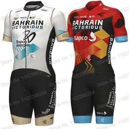 Ensembles de maillots de cyclisme Team Bahrain Victorious 2023 TDF Set Vêtements à manches courtes Maillots de vélo de route Costume Cuissard à bretelles VTT Maillot 230619