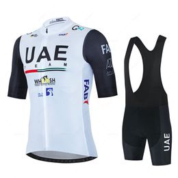 Ensembles de maillots de cyclisme Uae Set VTT Uniforme Vêtements de vélo Été Respirant Chemise de vélo Ropa Ciclismo Bib Pants Maillot 230803