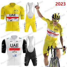 Fietsshirts Tops 2023 UAE Team Shirt Set Tadej Pogacar TDF Kleding Geel Wit Racefiets Shirt Pak Fietsbroek Maillot 230713
