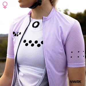 Chemises de cyclisme Tops Maillot de cyclisme femmes Coloré arc-en-ciel série de couleurs à manches courtes en maille d'air vêtements de cycle VTT Femme vélo chemise d'équitation 231127