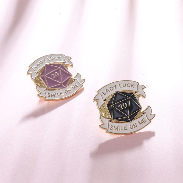 D20 dados dados mazmorra y dragones esmalt pin dama suerte sonreír en broches insignia de solapa para mujeres joyas de juego dnd dnd joyas