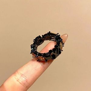 Da Fu Techo de alta calidad anillo de cristal negro estético para niños con un sentido de lujo y diseño único que es nicho