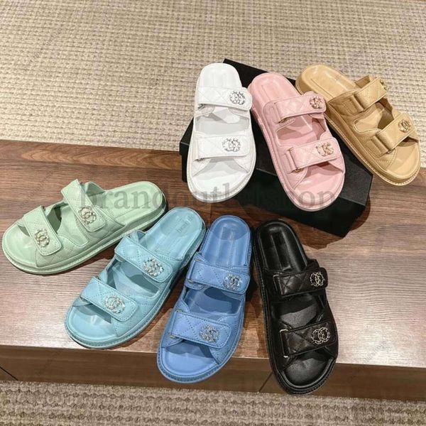 Dad Sandals Designer Femmes Channel Sandales Real Calf Leather Fomens Slides Luxury Sandal plage circulaire et sac à poussière Jelly Plateforme d'été 35-42