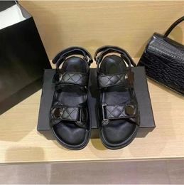 Dad Sandalen opa sandalen Buckle Caviar lederen luxe ketting goud dames slippers kristallen kalf gewatteerd platform Summer Beach Slipper 35-42 met box2