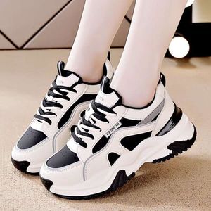 Épais semets populaires papa femmes Nouveaux sports pour le printemps et l'automne 2023 Poldoule Casual Anti Slip Shoes Instagram Trend 56498 10875