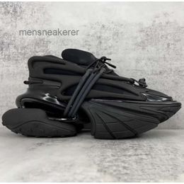 Papa licorne chaussures de créateur Sneaker sport Gaoding navette spatiale semelle épaisse rehaussé Couple hommes femmes sport décontracté ARU9