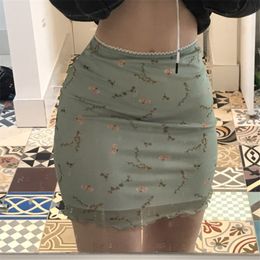 Dailou mode bloemenprint zweet schattig bodycon rok vrouwen dubbele laag mesh rokken y2k zomer hoge taille korte streetwear x0428