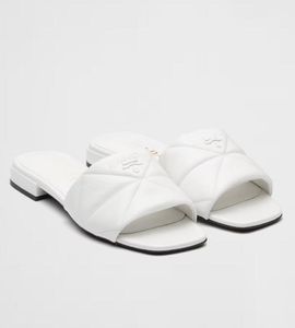 Dagelijkse slijtage Gewatteerde sandalen Schoenen Dames Nappaleer Sabots Slippers Slippers Flats 2024 Zomer Luxe merk Casual Wandelen EU35-40