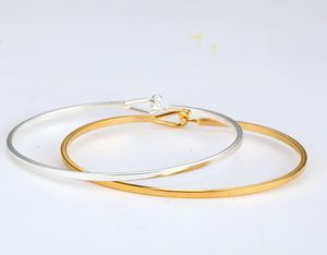 Sierlijke Gouden Bar Armband voor Vrouwen Eenvoudige Delicate Dunne Manchet Bangle Hook Armband 18K Vergulde Handgemaakte Minimalistische Sieraden6178272