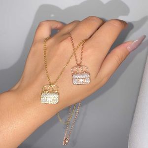 Collier initial délicat Lettre de cadenas en or 18 carats pour femmes bijoux personnalisés minimalistes 304T
