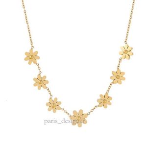 Daisy ketting kraag ketting verguld korte zeven kleine chrysant kruis ketting vrouwelijke gouden zendspoel 792 625