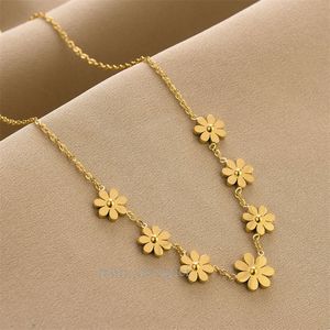 Daisy ketting kraag ketting verguld korte zeven kleine chrysant kruis ketting vrouwelijke gouden zendspoel 792 109