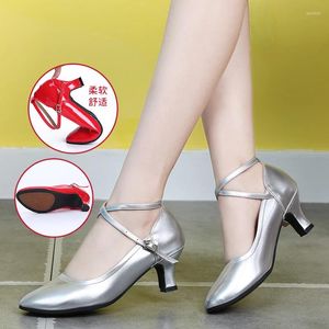 Chaussures de danse Salle de bal salsa danse pour les femmes en caoutchouc extérieur sole pratiques dames hauts latin 5,5 cm
