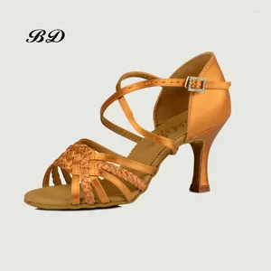Chaussures de danse à grande taille baskets chaussures marques fête salon de bal mince talon marron de haute qualité de danse féminine coupon semelle résistante à la semelle bd 2365