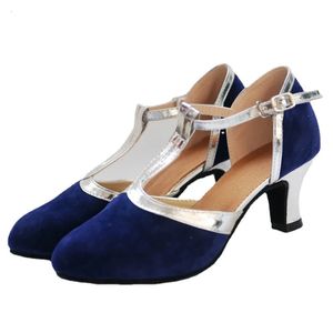 Chaussures de danse Chaussures de danse latine en peau de daim pour femmes Baotou intérieur semelle souple 5.5 cm talon Jazz danse sandales fête salle de bal Performance 231205