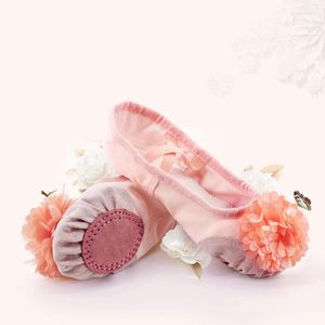 Chaussures de danse roses pour filles, pantoufles de Ballet pour enfants en bas âge, semelle en cuir fendu souple, gymnastique de Yoga avec fleur