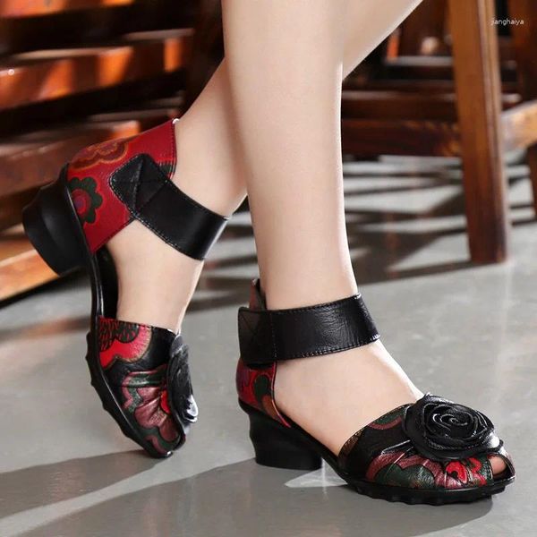 Dance Shoes Sports For Woman Sneaker de cuero Danc Roma Folk Style Amoi Mother Fish Mouth With Middleged Sandals Sneakers