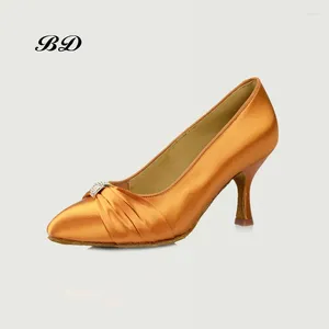 Chaussures de danse Top moderne femme latin de la chaussure latine Cow Sole douce Sole confortable résistant à la peau foncée en soie importée Satin BD 169 Sac