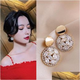 Cuelga la lámpara 2021 más nuevo coreano de moda exquisita estrella luna pendientes largos de la borla para las mujeres temperamento colgante de cristal Je Dhmkk