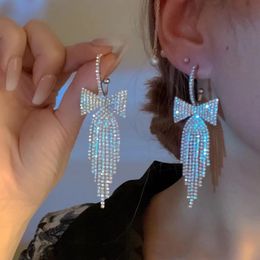 Cuelga la lámpara 2022 Pendiente de declaración de moda Pendientes largos llenos de diamantes de imitación grandes para las mujeres Euorpe Fiesta de noche Pendientes de borla de cristal