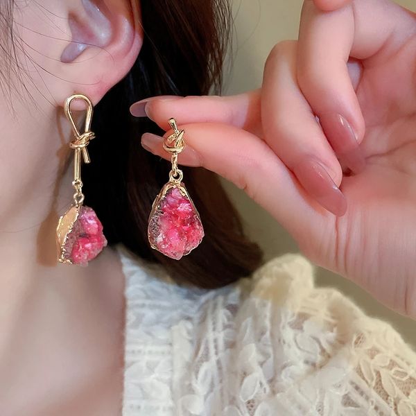 Boucles d'oreilles pendantes pour femmes, lustre coréen, noué irrégulier, goutte d'eau, couleur, tempérament frais et doux, bijoux pour femmes, nouvelle collection 2023