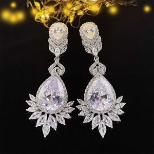 Dangle Chandelier 2023 nouvelle couleur argent luxe Vintage balancent boucles d'oreilles pour les femmes mode coréenne cadeau bijoux en gros Goth classique E6072 H24227