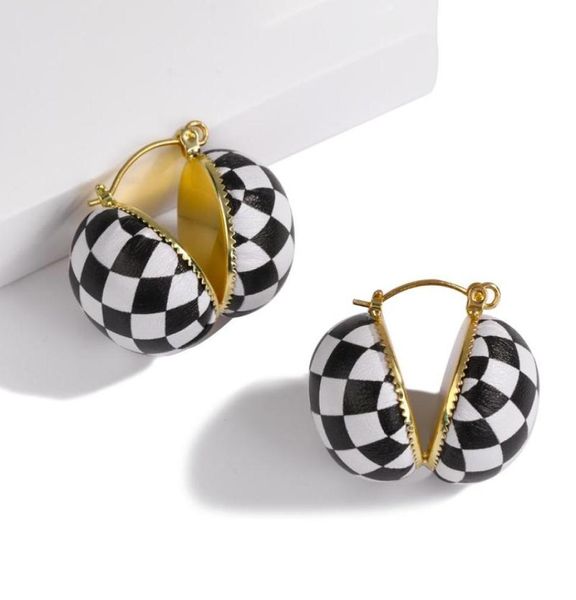 Dangle Chandelier AENSOA Coréen Vintage Designer Damier Boucles D'oreilles Rondes Pour Femmes 2021 Bijoux Blanc Noir Bouton Géométrique3667109