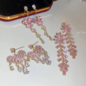 Bengelen kroonluchter mooie roze kristal zirkonia hart vlinders tassel oorbellen 2022 Nieuwe mode bruiloftsfeestje sieraden oordingen voor vrouwen