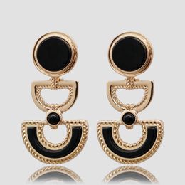 Bengelen kroonluchter zwarte arcylic gouden geometrische druppel oorbellen voor vrouwen bengelen Koreaanse mode delicate vintage sieraden charme geschenken feest 2022 a0106 g230313