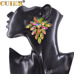 Dangle Lustre CUIER Full Glass Gemstones Clip on Earring Studs pour les femmes Bijoux de mariage Oreille 230607