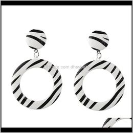 Dangle Lustre Livraison 2021 Unique Style Corée Zebra Stripe Pu Boucles D'oreilles Rondes Pour Les Femmes De La Mode Cercle Déclaration Goutte Boucle D'oreille Parti Juif