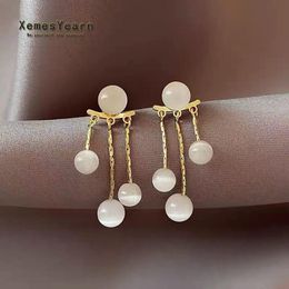 Cuelgue el diseño de la lámpara Opals Tassel Back Hanging Drop Earrings para mujer y accesorios de oreja de lujo Joyería de moda coreana GirlsDangle