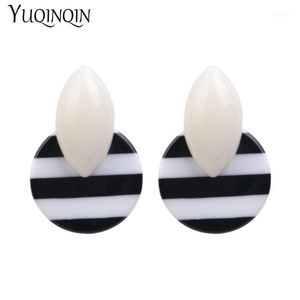 Bengelen kroonluchter mode grote geometrische cirkel drop oorbellen voor vrouwen zwarte witte streep hars acryl earring multi-colour Korea sieraden1