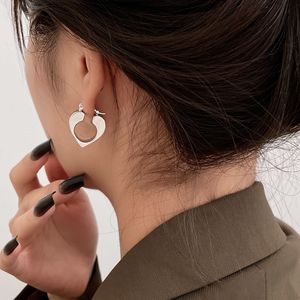 Dangle Chandelier Fashion Metallic Hollow Out Heart Boucles d'oreilles pour les femmes Personnalité 2022 New Earings
