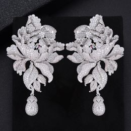Chandelier en peluche luxueuse 76 mm de luxe floraison fleurie cubique zircone féminine énoncée de boucles d'oreille longue fêtard de mariage bijourie à franges à franges 231214