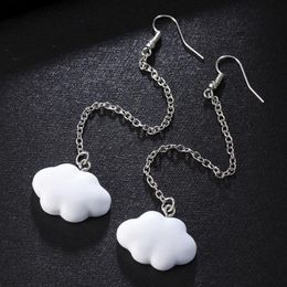 Candelier Dangle Corea Lindo Pendientes simples para mujeres White Hanging Blank Cloud Colgante Drop Kpop Jewelry