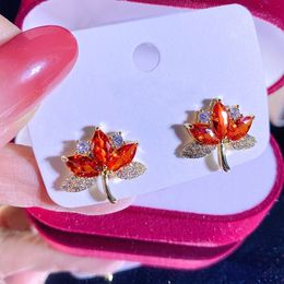 Candelier Dangle NUEVO Diseño 2023 Pendientes de tachuelas de arce rojo para mujeres Joyas de moda Joyas hojas de cristal Pendientes