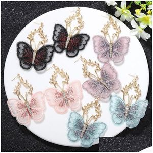  Cuelga la lámpara de la personalidad elegante aleación floral diamante encaje mariposa pendientes para las mujeres moda colgante joyería fiesta gota del Dhga9