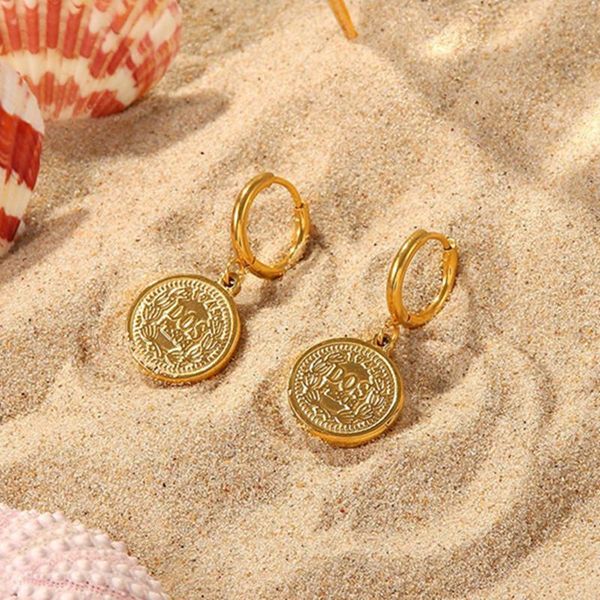 Cuelga la lámpara Retro Gold Queen Elizabeth Head Coin Pendientes de gota de acero Calidad fina Mujeres Ear Jewelry Trending Products 2022Dangle Cha