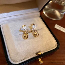 Bengelen kroonluchter retro witte kristallen bloembuien oorbellen voor vrouwen Koreaanse elegante gouden kleur zirkoon oorbellen feest sieraden luxe accessoires