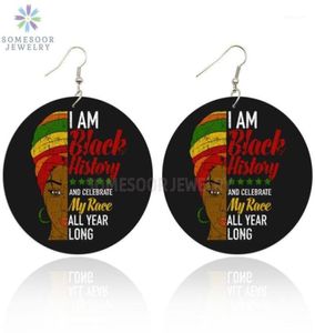 Hangende kroonluchter SOMESOOR Black History Race het hele jaar door Afrikaanse houten oorbellen Afro Headwrap Woman Power Saying Design6917668