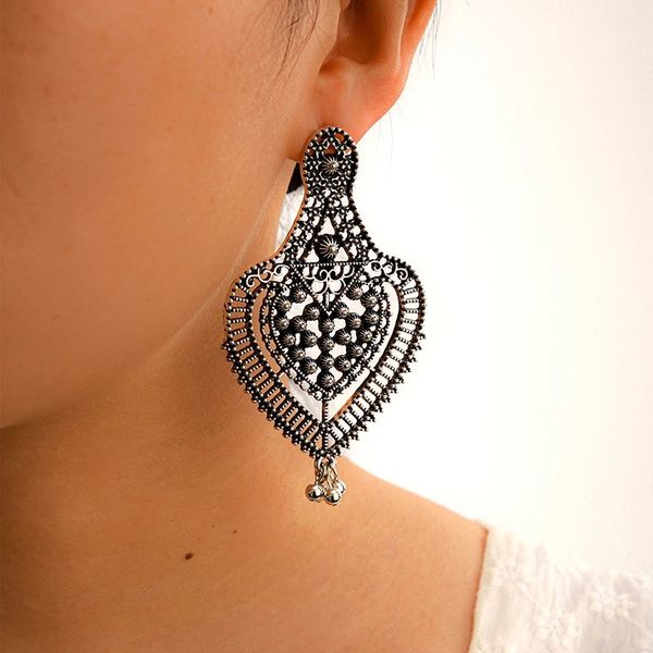 Pendientes colgantes de gota de corazón de Color plateado Vintage para mujer, joyería gitana india de Metal de aleación con geometría hueca