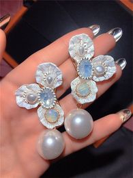 Bengelen kroonluchter xiauoke vintage hyperbool witte acryl parel kristal maansteen grote oorbellen voor vrouwen ongebruikelijke drop oorbellen sieraden