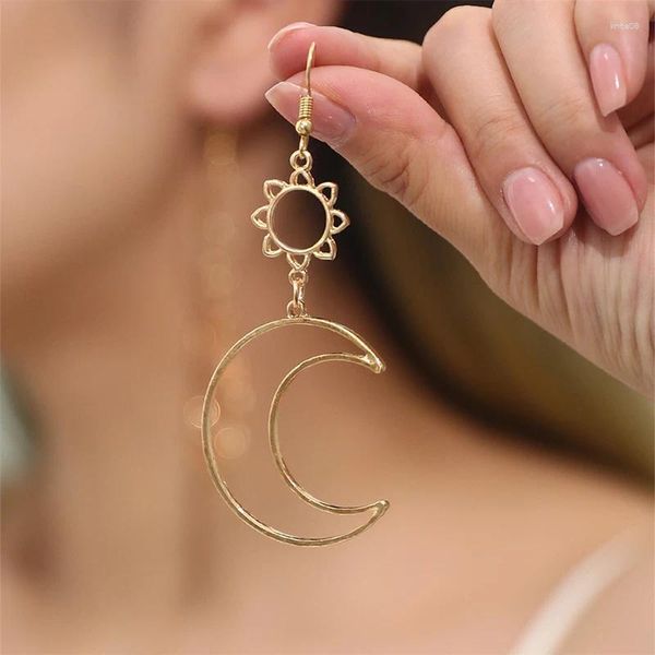 Boucles d'oreilles pendantes pour femmes, 1 paire, pendentif asymétrique, lune creuse, soleil, Design polyvalent, pompon, cadeaux de fête