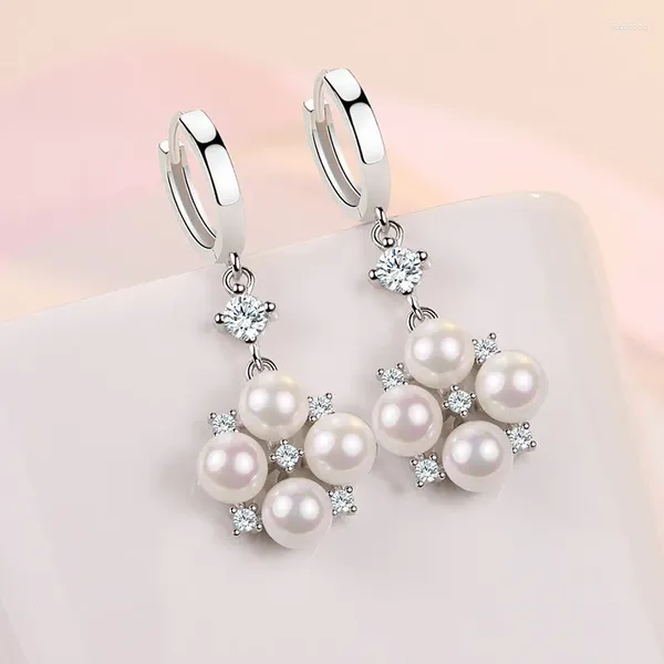 Pendientes colgantes 1 par de perlas con incrustaciones de rombo geométrico creativo para mujer Clip de oreja de circón joyería de moda E2441
