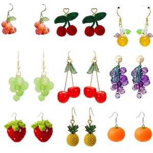 Boucles d'oreilles en peluche 12 paies mélange les jeunes mignons fruits 3d vendant un cadeau de fraise de raisin cerise pour petite amie