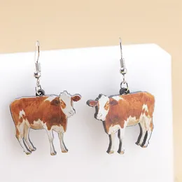 Boucles d'oreilles en peluche 1pair acrylique Brown Cow Animals Drop pour les femmes Girls de bijoux de ferme